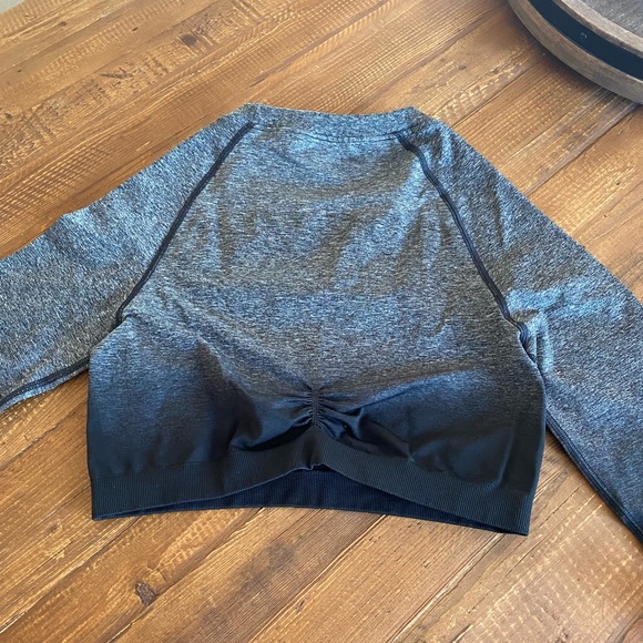 SOLD Gymshark Adapt Ombré Seamless Long Sleeve Crop Top - Picture 3 of 7